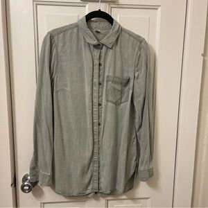Old Navy Women’s Casual Green Button-Down Shirt